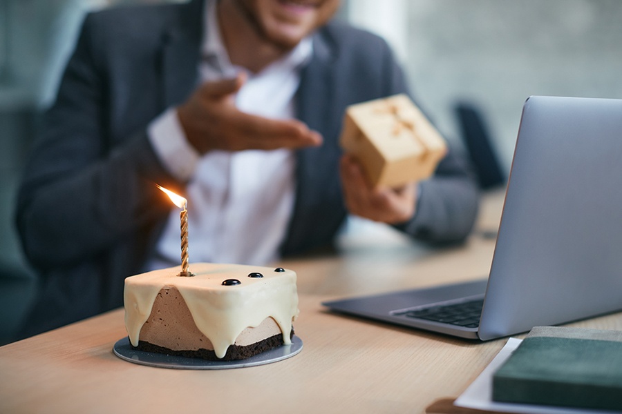 what to get your boss for his birthday